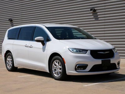 2023 Chrysler Pacifica Touring 4DR Mini-Van
