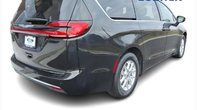 2023 Chrysler Pacifica Touring