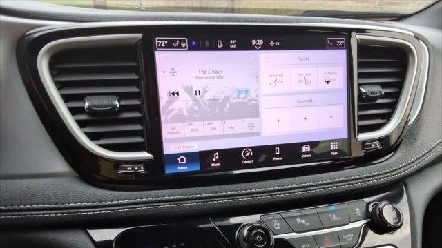 2023 Chrysler Pacifica Touring