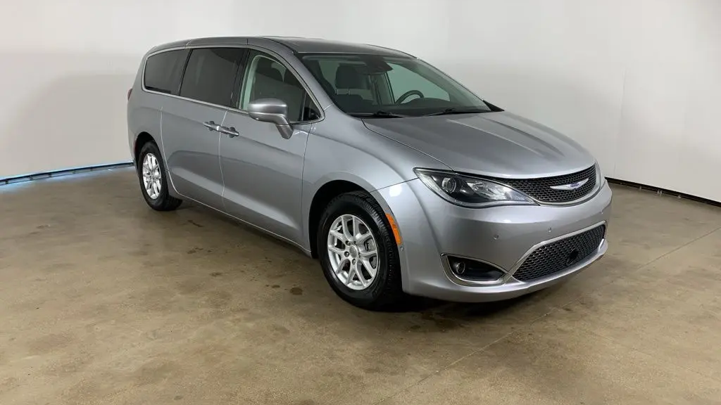 2020 Chrysler Pacifica Touring