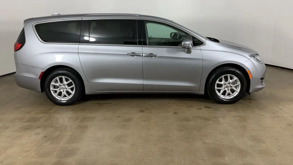 2020 Chrysler Pacifica Touring
