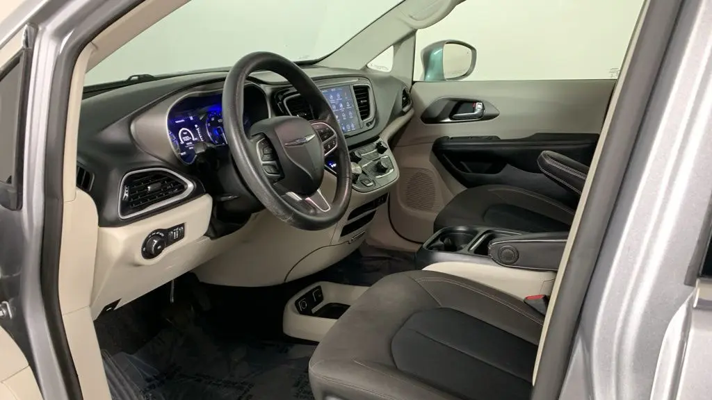 2020 Chrysler Pacifica Touring