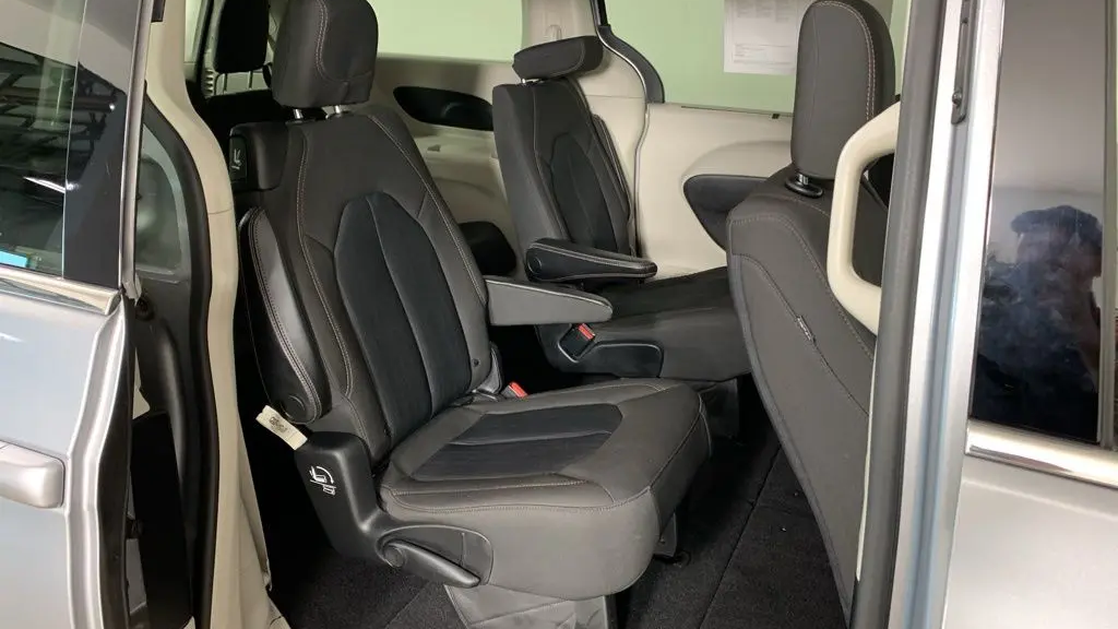 2020 Chrysler Pacifica Touring