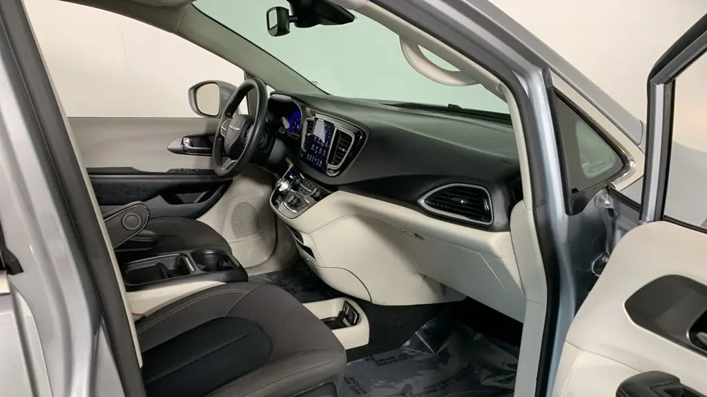 2020 Chrysler Pacifica Touring