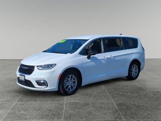 2024 Chrysler Pacifica with Bright White Exterior