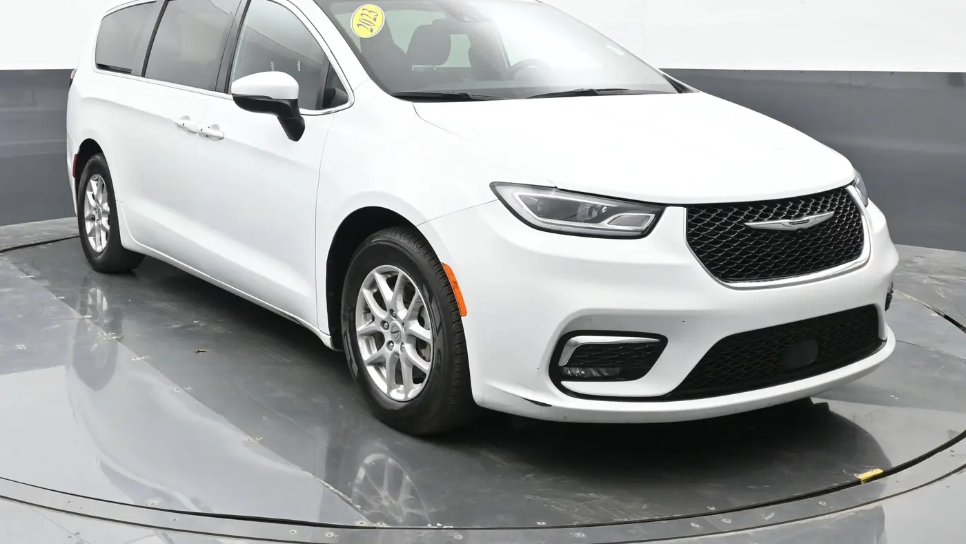 2023 Chrysler Pacifica Touring