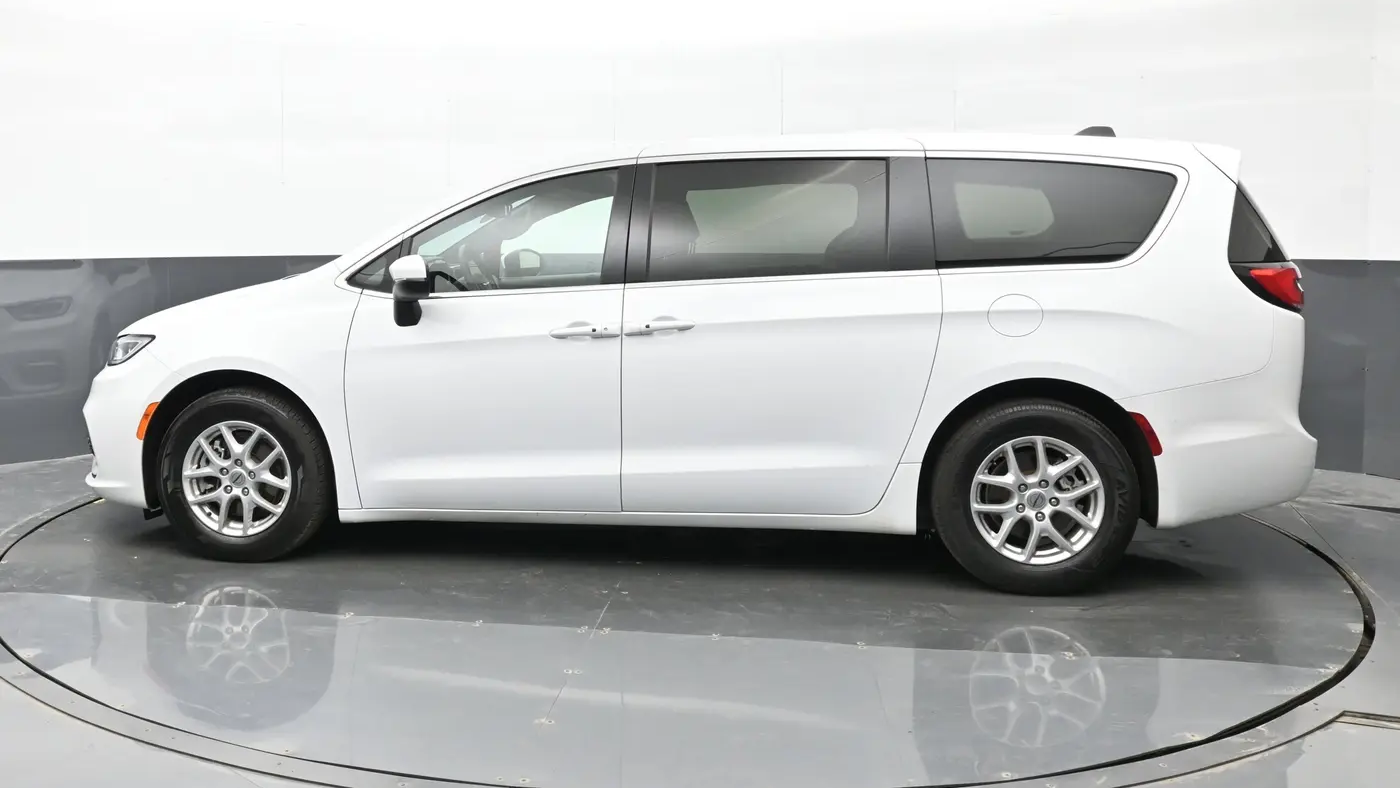 2023 Chrysler Pacifica Touring