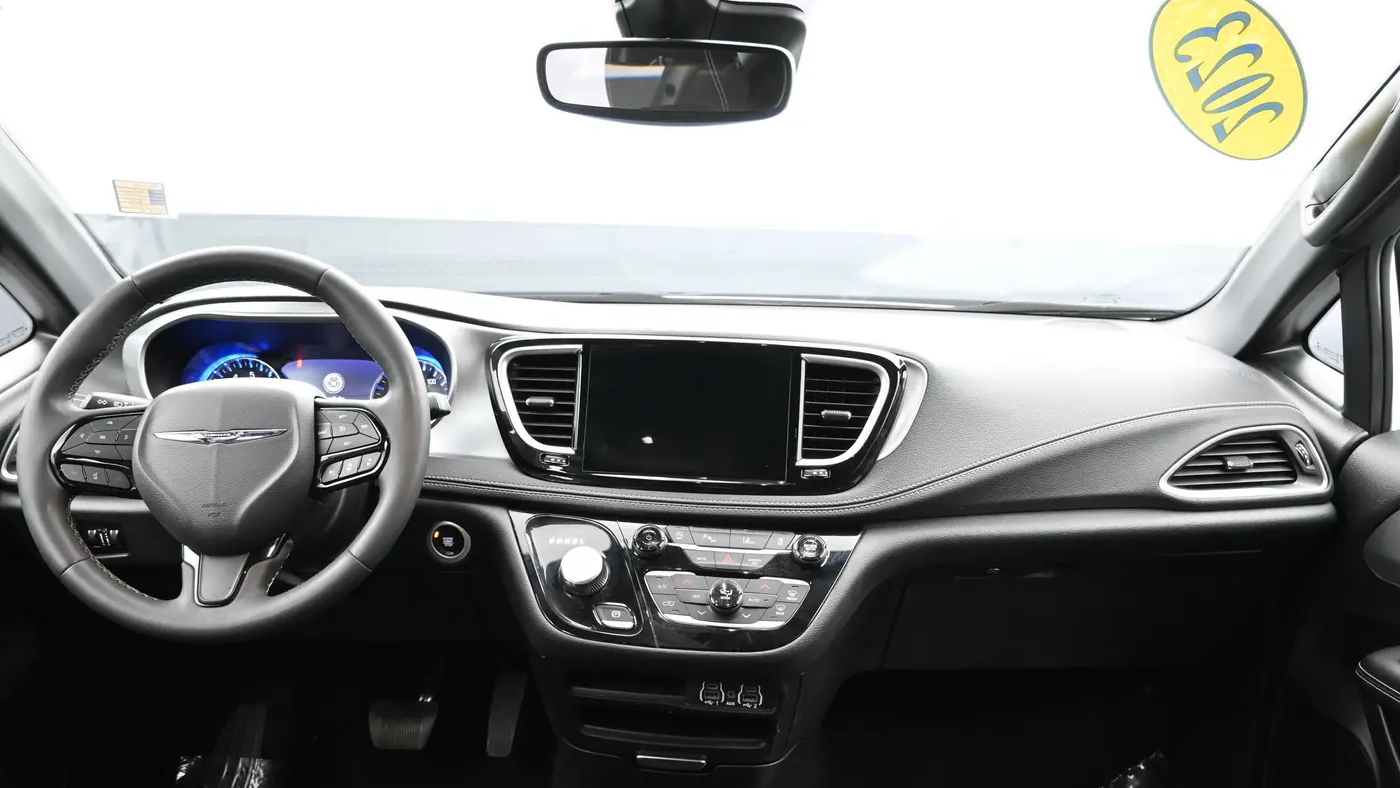 2023 Chrysler Pacifica Touring