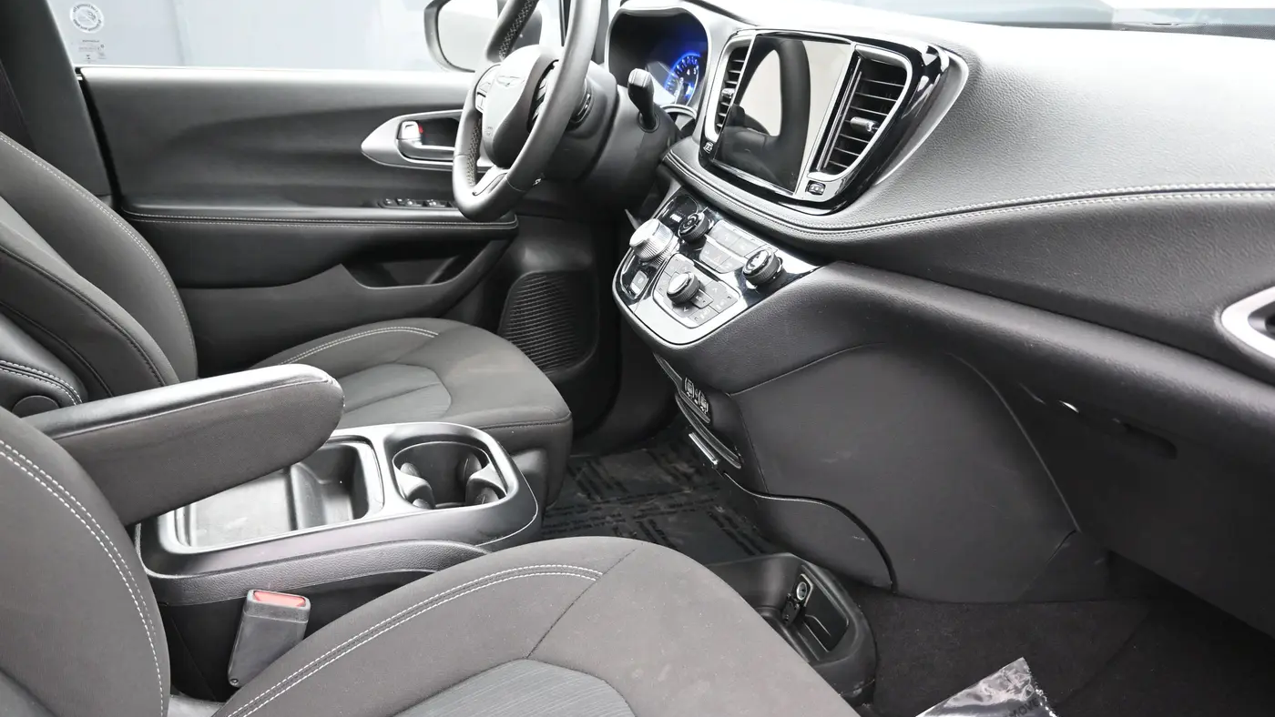 2023 Chrysler Pacifica Touring