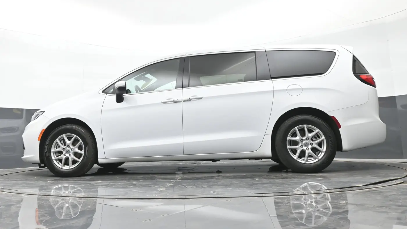 2023 Chrysler Pacifica Touring