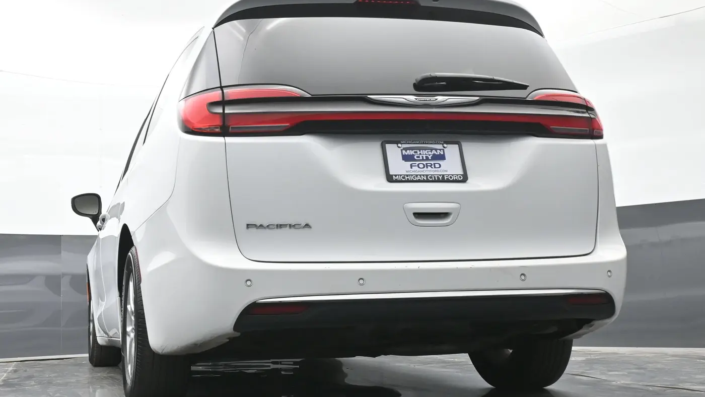 2023 Chrysler Pacifica Touring