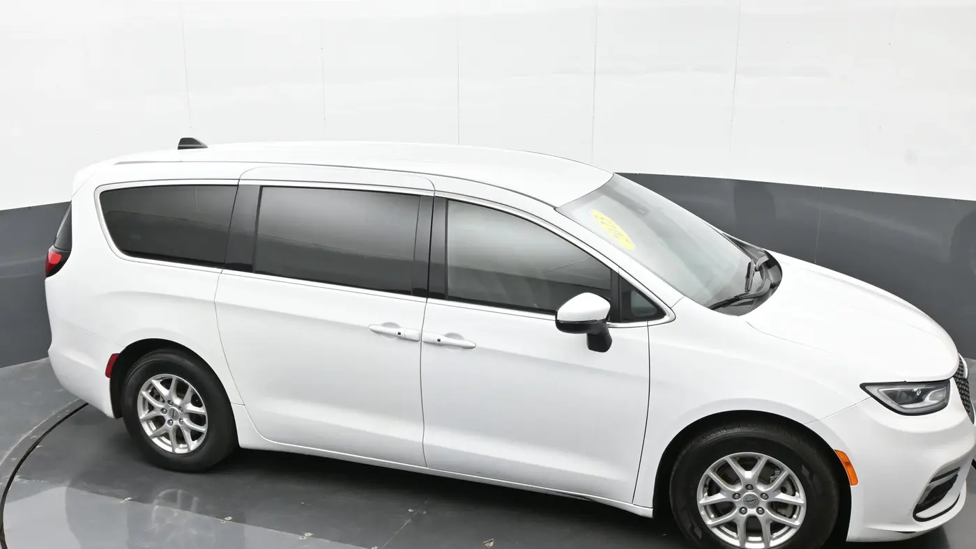 2023 Chrysler Pacifica Touring