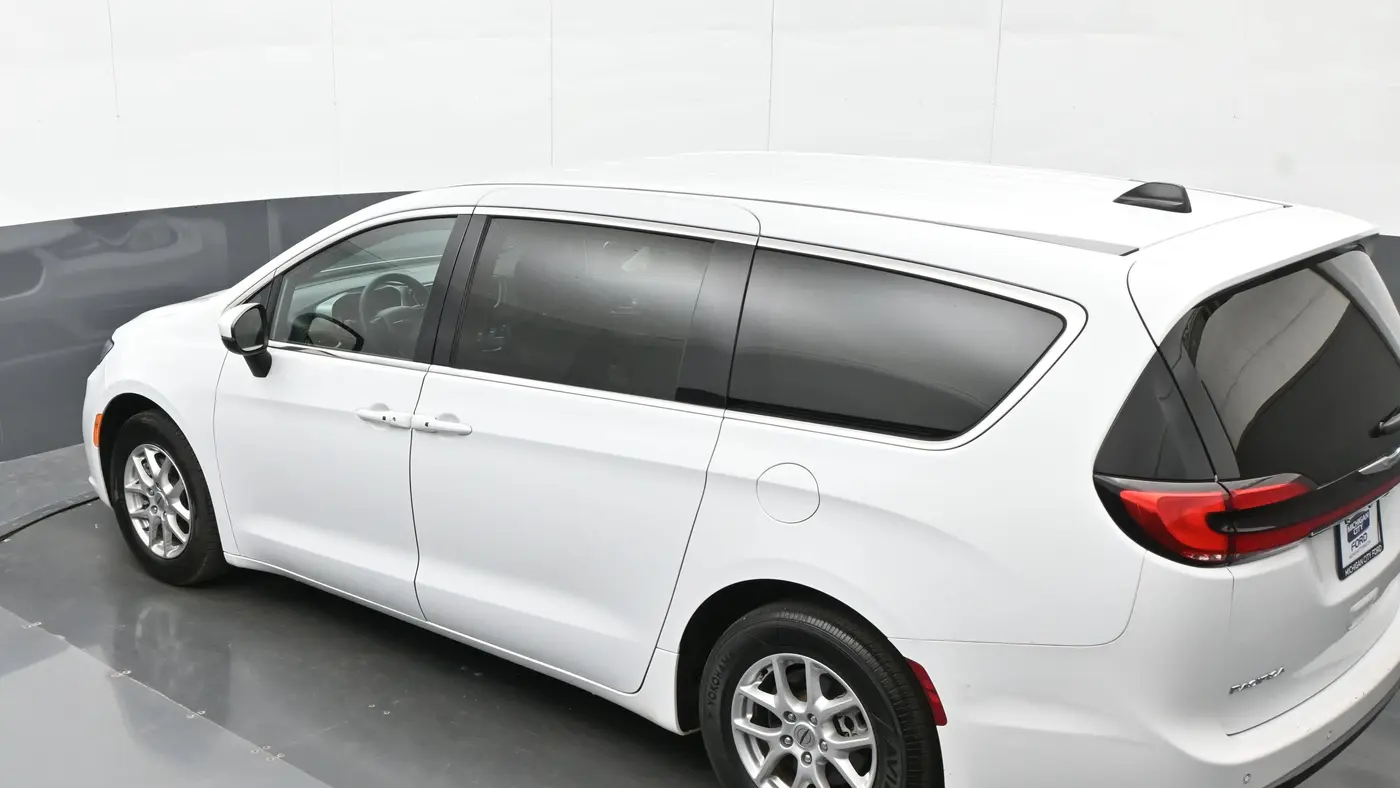 2023 Chrysler Pacifica Touring