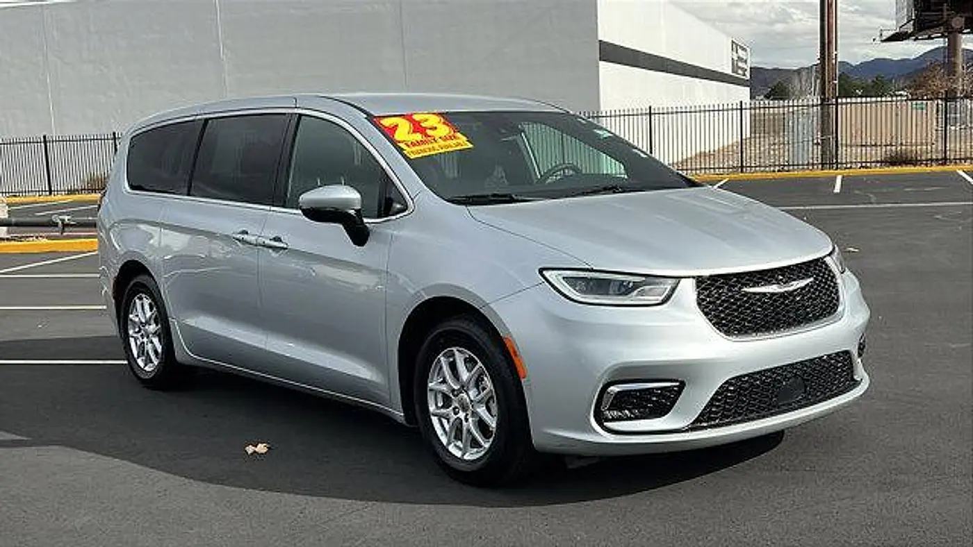 2023 Chrysler Pacifica Touring