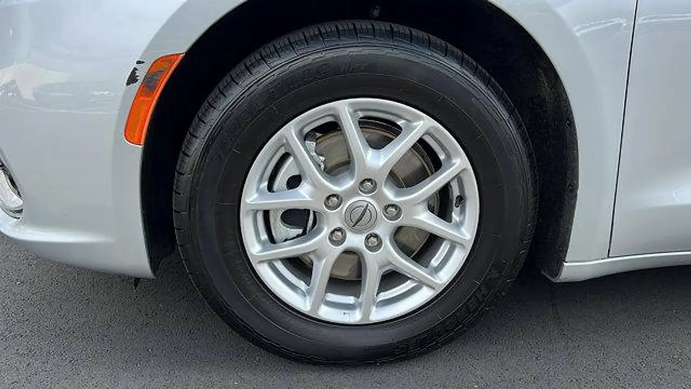 2023 Chrysler Pacifica Touring