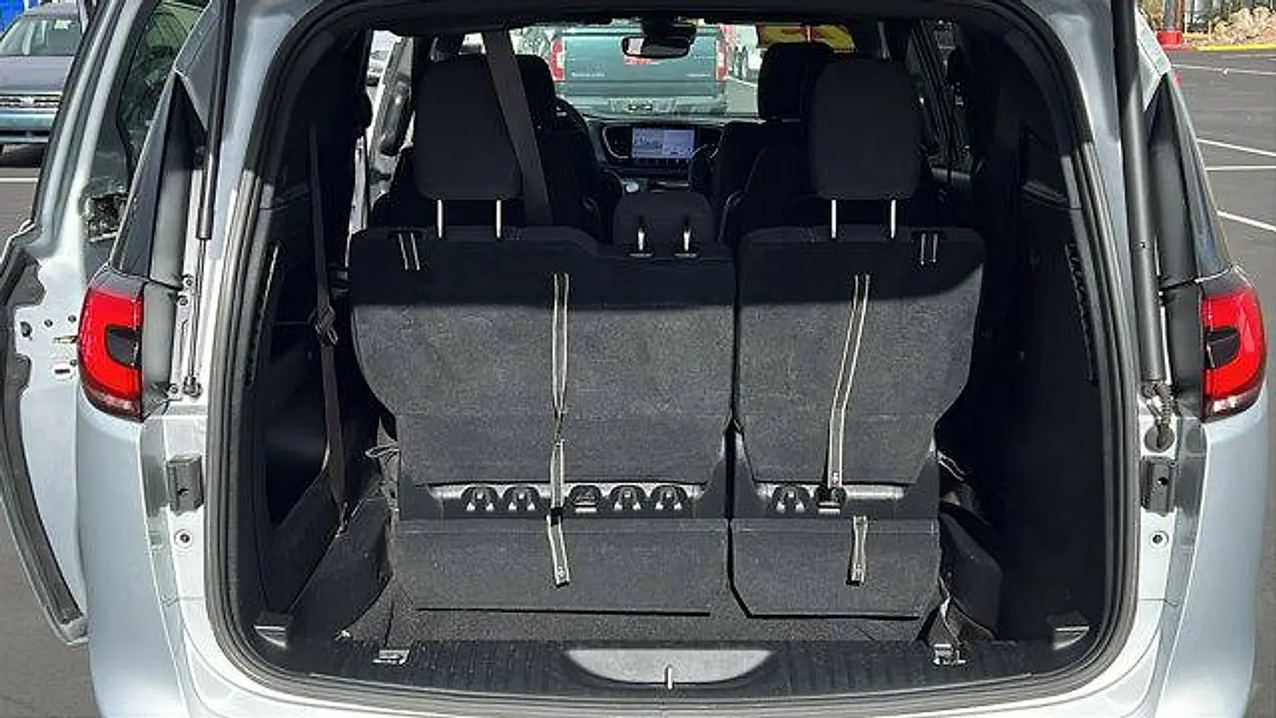 2023 Chrysler Pacifica Touring