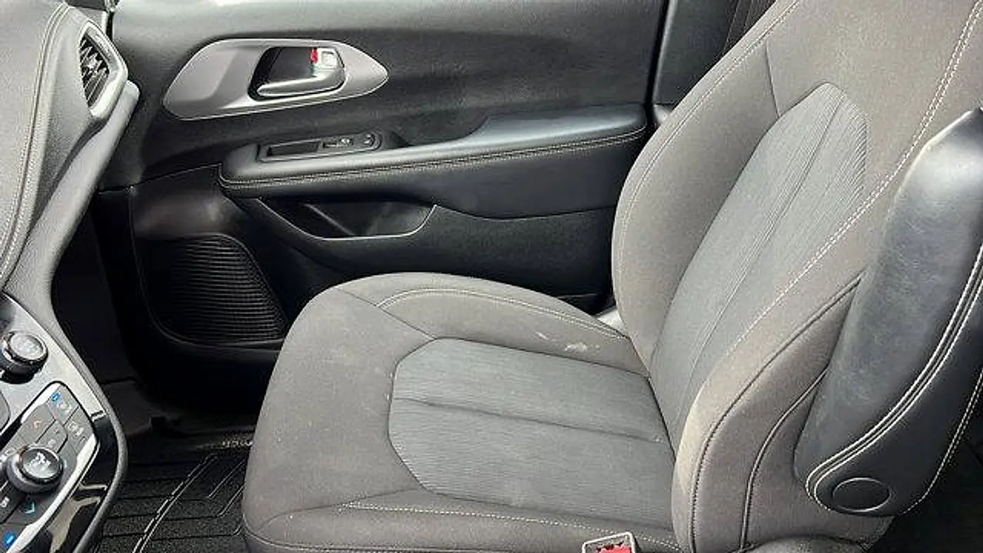 2023 Chrysler Pacifica Touring