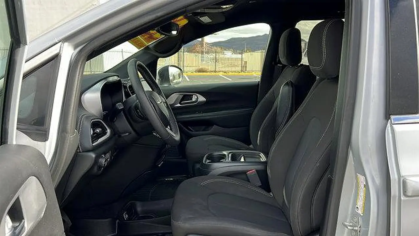 2023 Chrysler Pacifica Touring