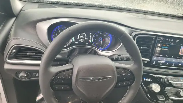 2024 Chrysler Pacifica Touring