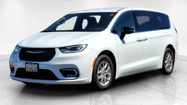 2024 Chrysler Pacifica Touring