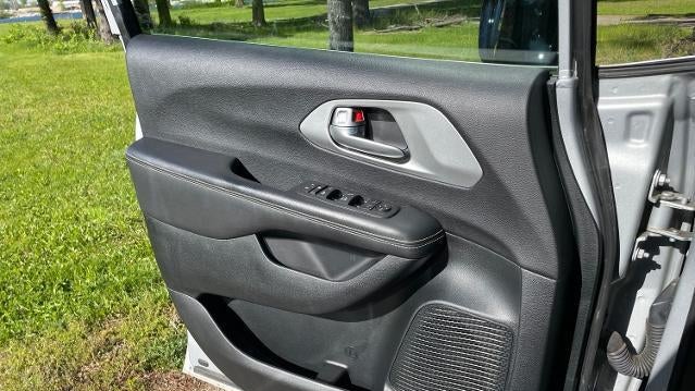 2024 Chrysler Pacifica Touring