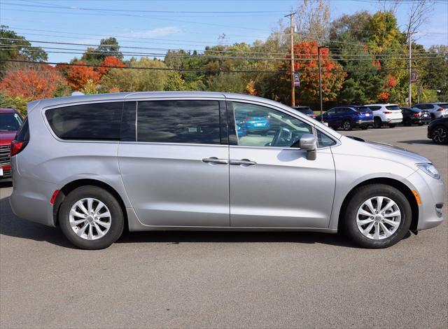 2018 Chrysler Pacifica - $11,700