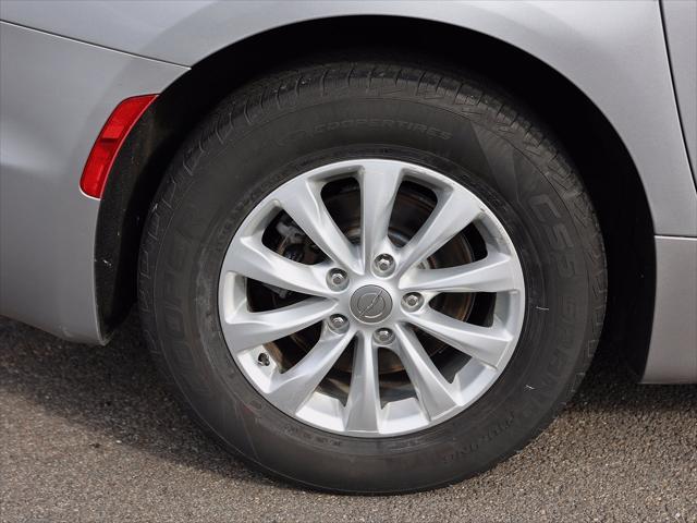 2018 Chrysler Pacifica - $11,700