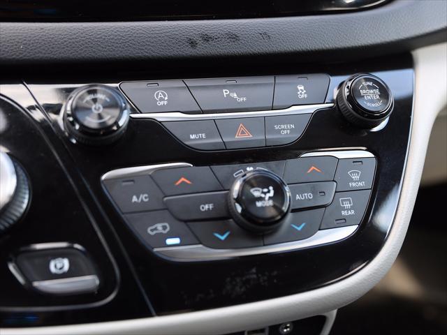 2018 Chrysler Pacifica - $11,700