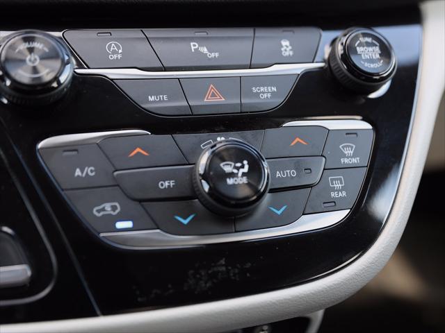2018 Chrysler Pacifica - $11,700