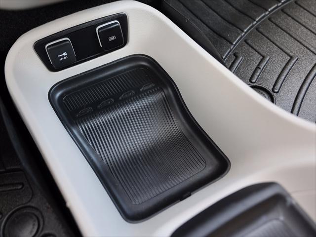 2018 Chrysler Pacifica - $11,700