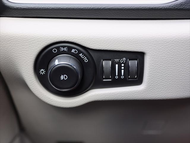 2018 Chrysler Pacifica - $11,700