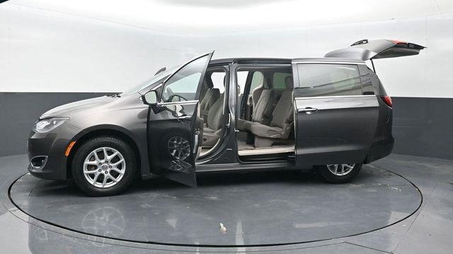 2020 Chrysler Pacifica Touring
