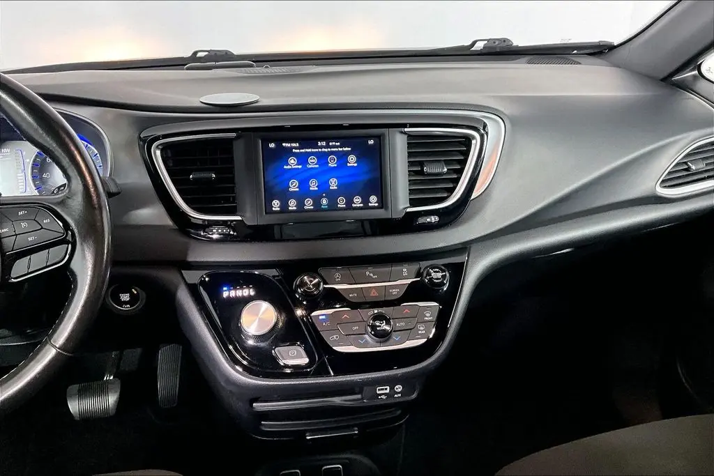 2020 Chrysler Pacifica - $19,241