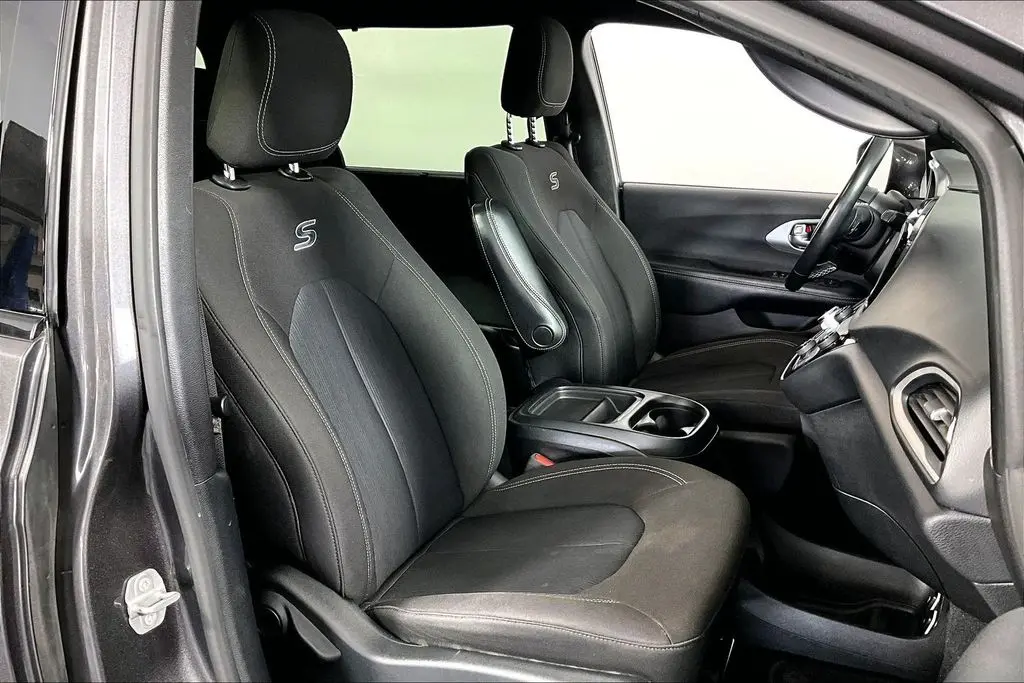2020 Chrysler Pacifica - $19,241