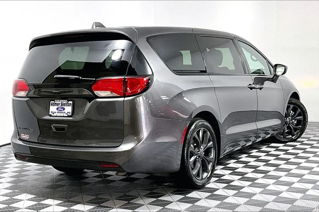 2020 Chrysler Pacifica - $19,241