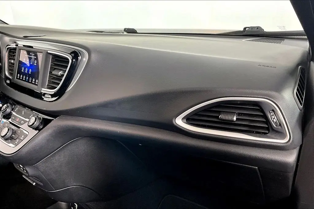 2020 Chrysler Pacifica - $19,241