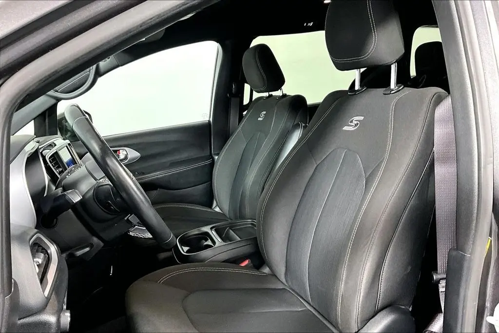 2020 Chrysler Pacifica - $19,241