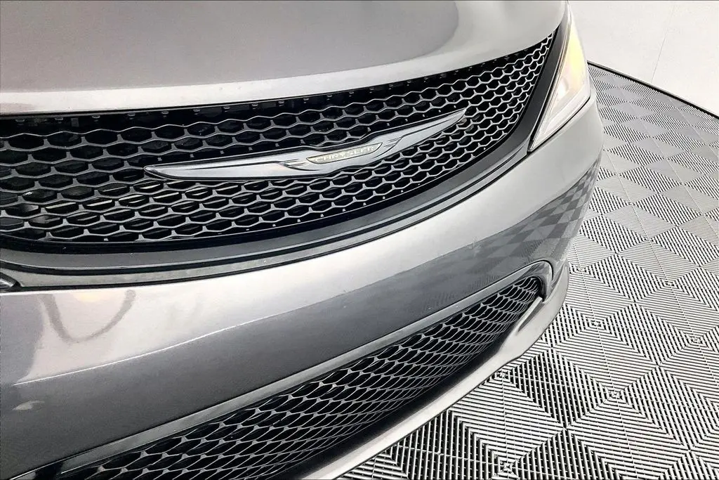 2020 Chrysler Pacifica - $19,241
