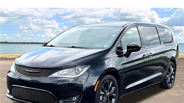 2020 Chrysler Pacifica Touring