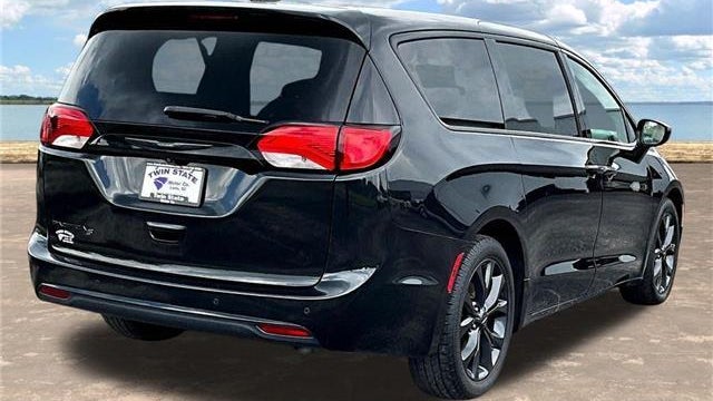 2020 Chrysler Pacifica Touring