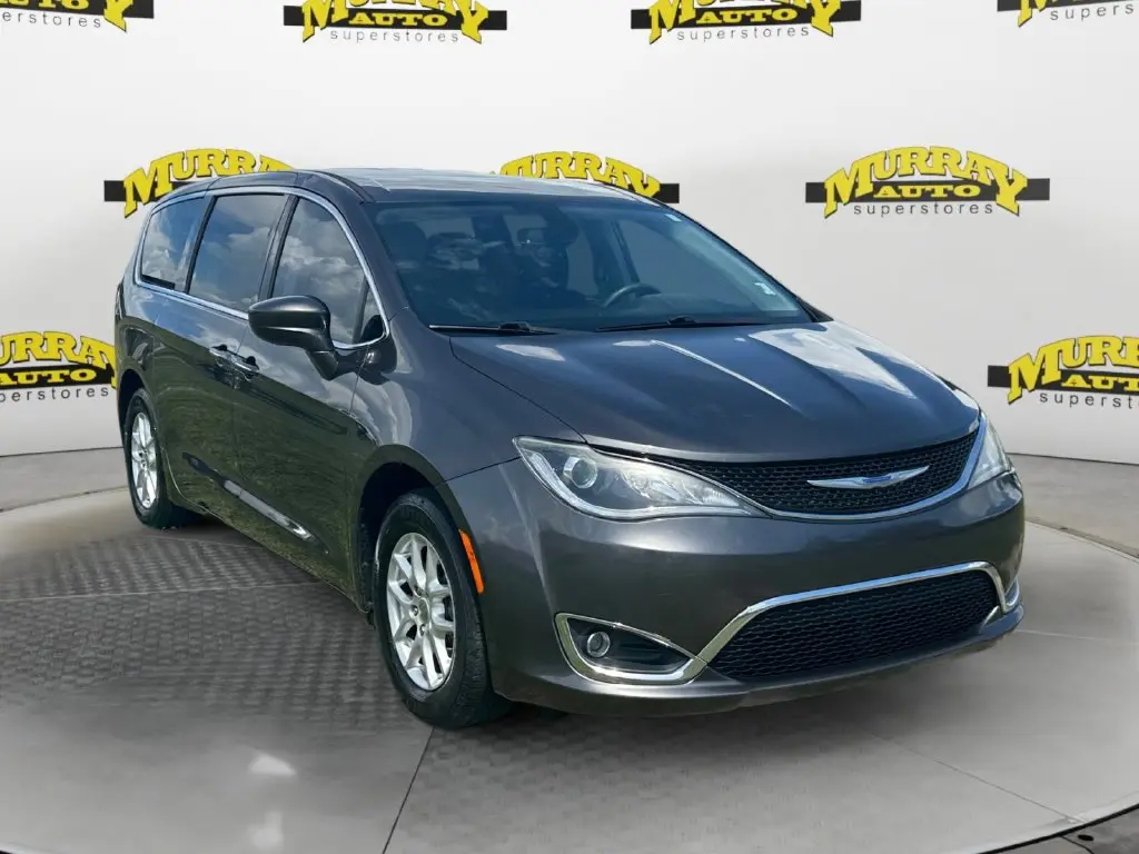 2020 Chrysler Pacifica - $12,867