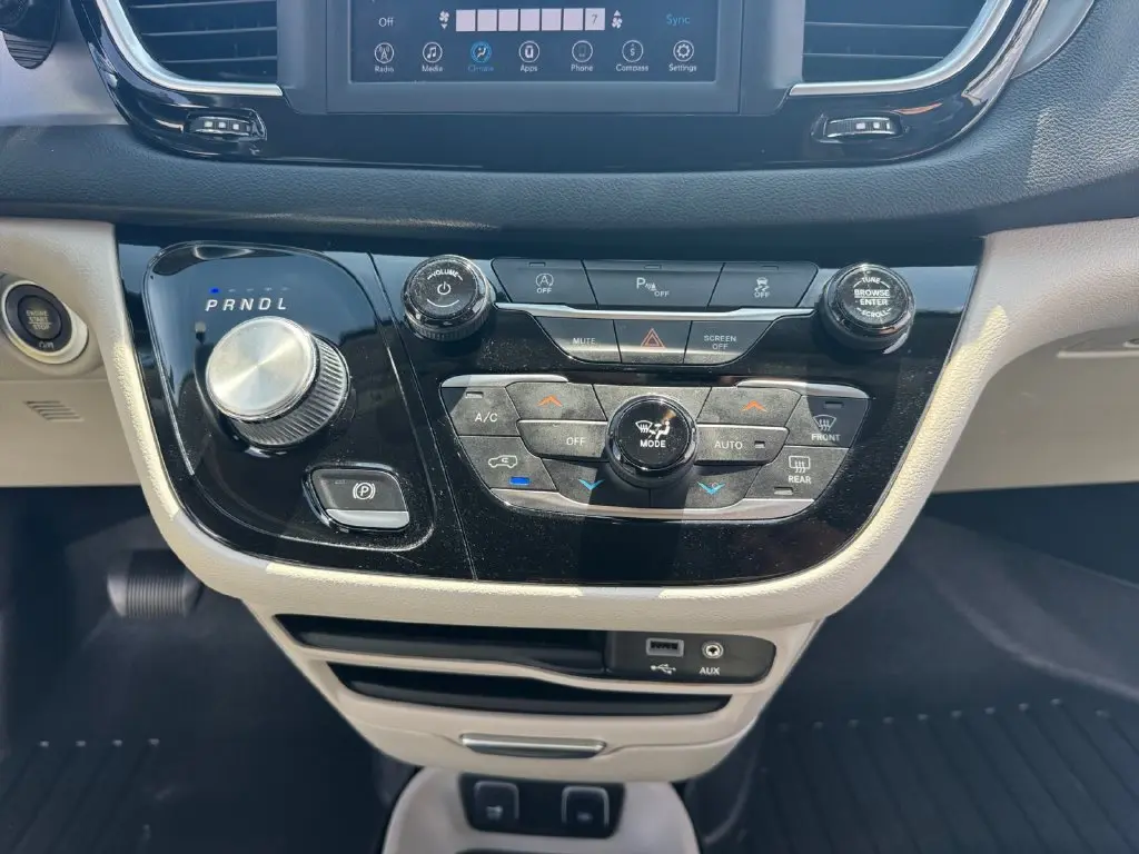 2020 Chrysler Pacifica - $12,867
