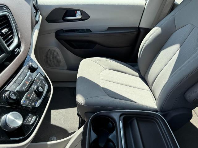 2020 Chrysler Pacifica - $17,185