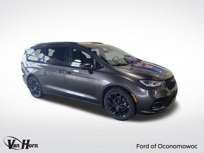 Photo of a 2021 Chrysler Pacifica Touring 4DR Mini-Van for sale