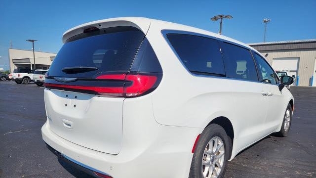 2023 Chrysler Pacifica Touring