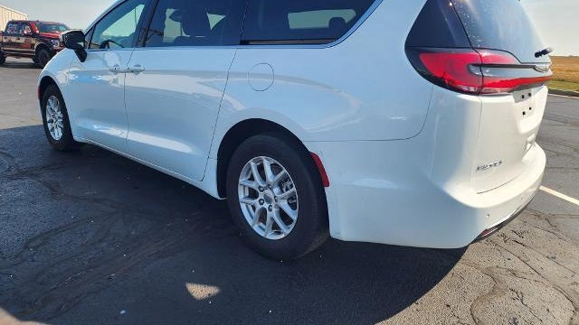 2023 Chrysler Pacifica Touring