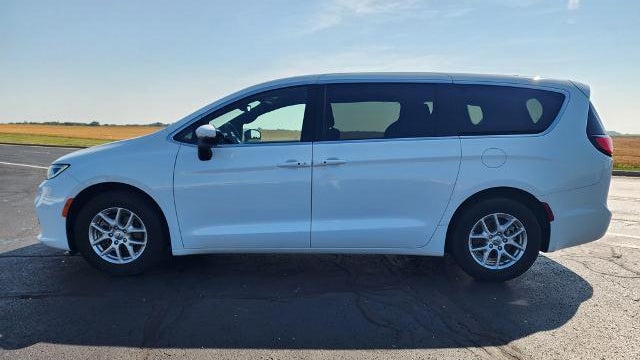 2023 Chrysler Pacifica Touring