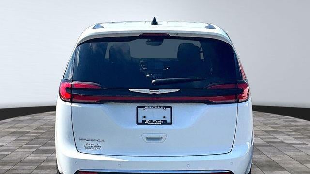 2023 Chrysler Pacifica Touring