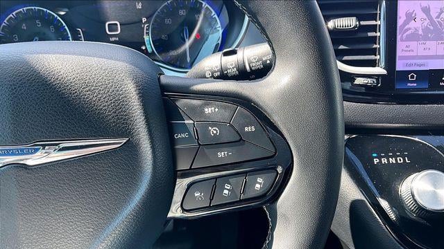 2023 Chrysler Pacifica Touring