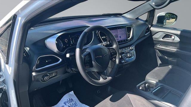 2023 Chrysler Pacifica Touring